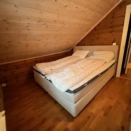 Three-bedroom Holiday *