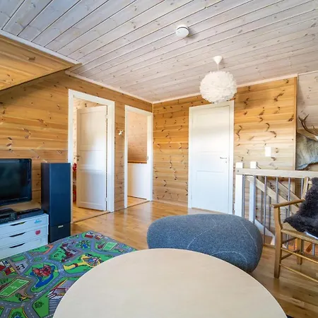 Three-bedroom Holiday *