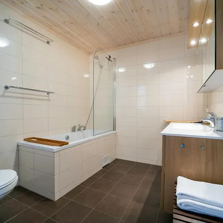 Three-bedroom Holiday Vila